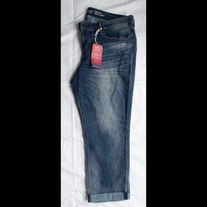 50% OFF Medium Wash Cuffed Women's Levi Jeans